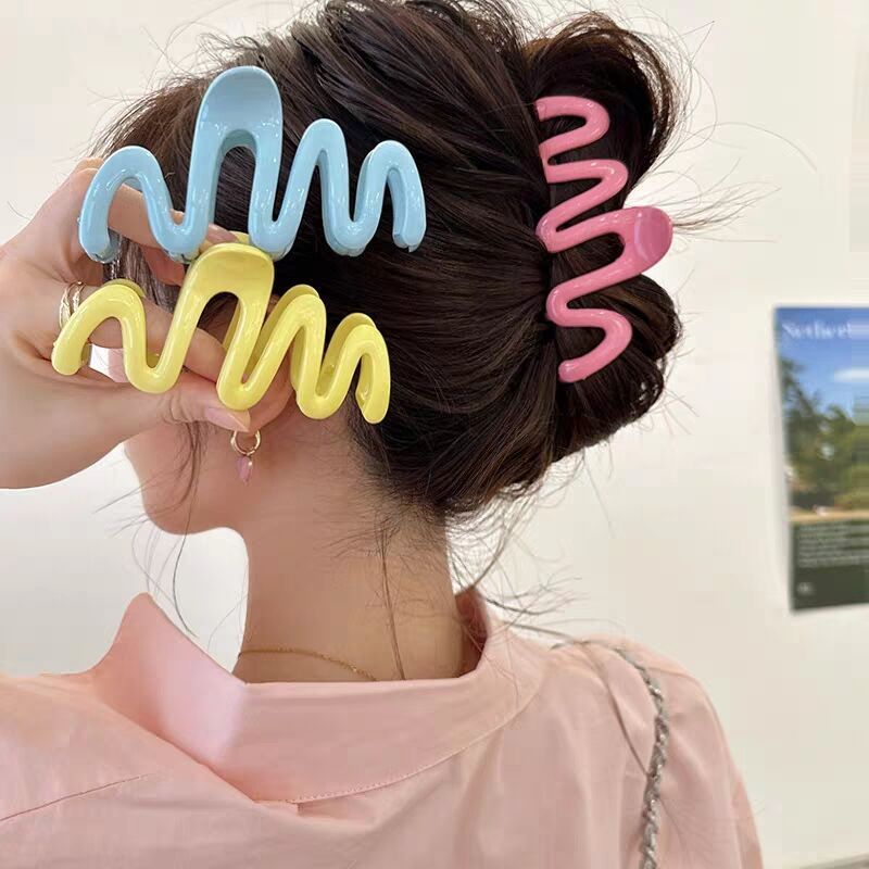 00's Pastel Wavy Claw Clip